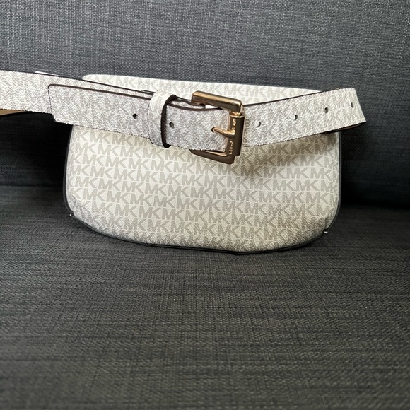 NWT MICHAEL KORS MK SIGNATURE FANNY PACK BAG ON BELT - Picture 6 of 9